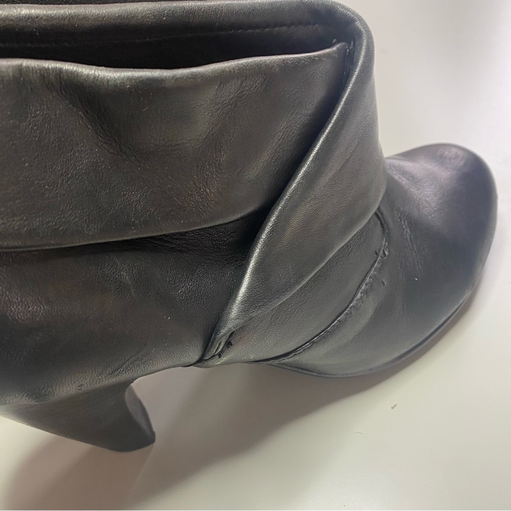 Black witchy healed boots by Sofft Size 8